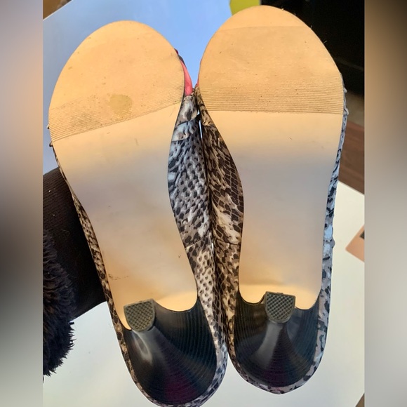 Madden Girl Leopard Floral Heel - Picture 5 of 8